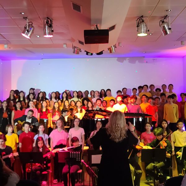 Vidéo de la chorale et de l’orchestre de Janson